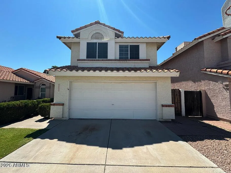 3 bed, 2.5 bath, 1705 sqft, $2,300 — Photo 4