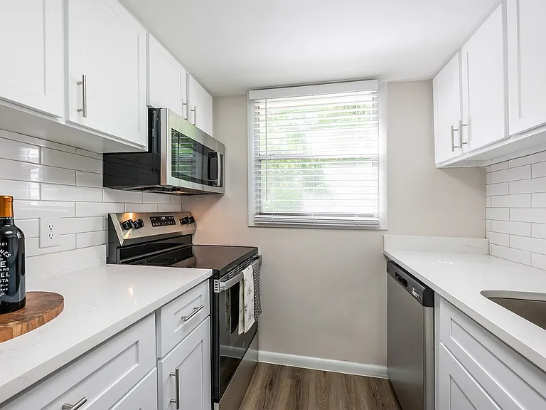 The Artisan Apartments — Photo 2