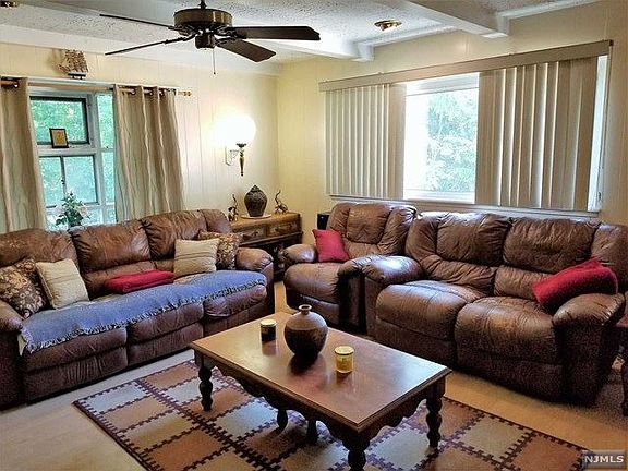 5th image of 23 Garvey Pl