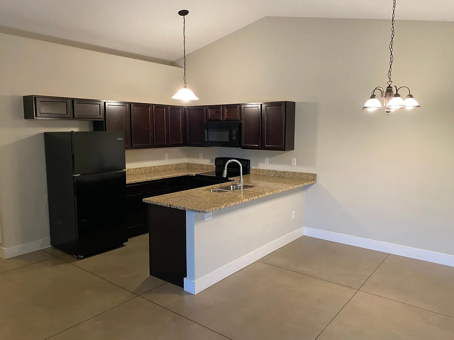 3 bed, 1100 sqft, $1,500 — Photo 4
