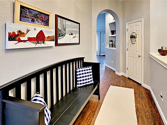 4th image of 680 Weston Cir