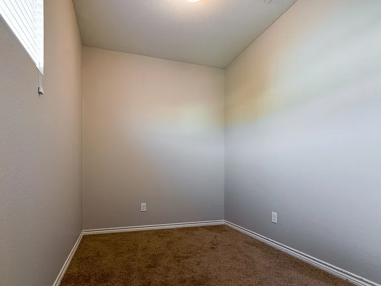 5509 Soledad Dr — Photo 8