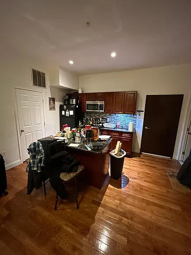 1033 Chestnut St #4 Photo 1