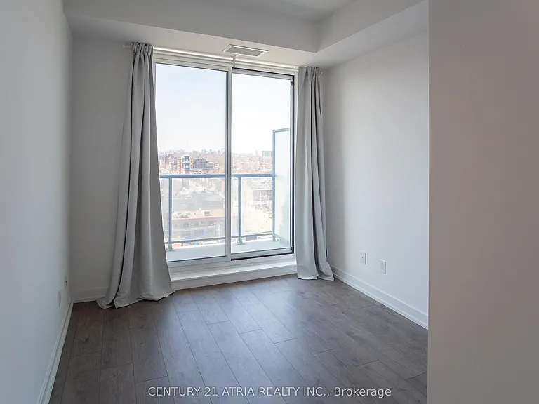 297 College St #1209 — Photo 12