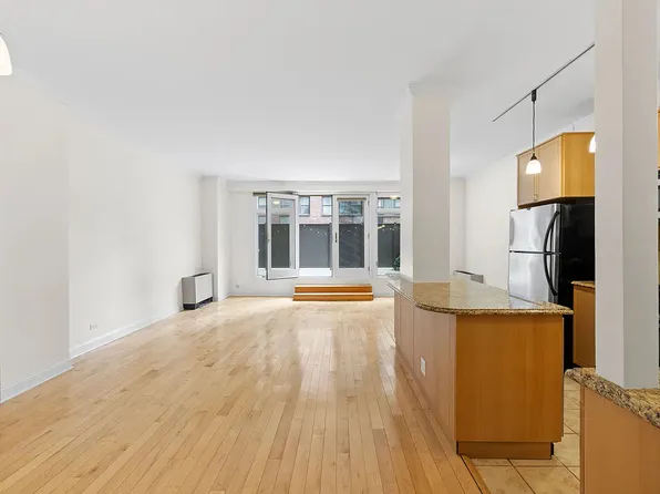 345 East 73rd Street image 3 of 16