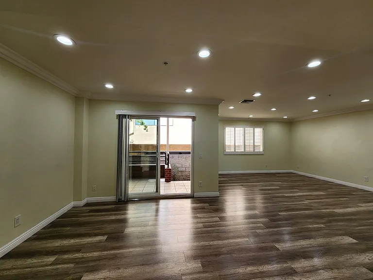 420 Riverdale Dr #11 — Photo 37