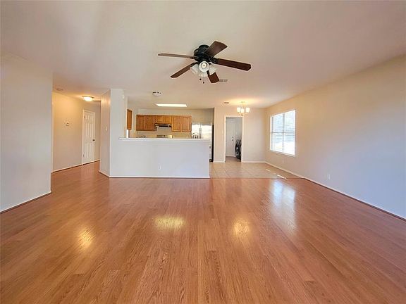 5th image of 107 Grant Ct
