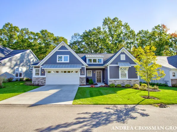 17494 Shinnecock Dr, Spring Lake, MI 49456