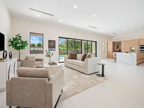 3rd image of 6990 SW 58th St