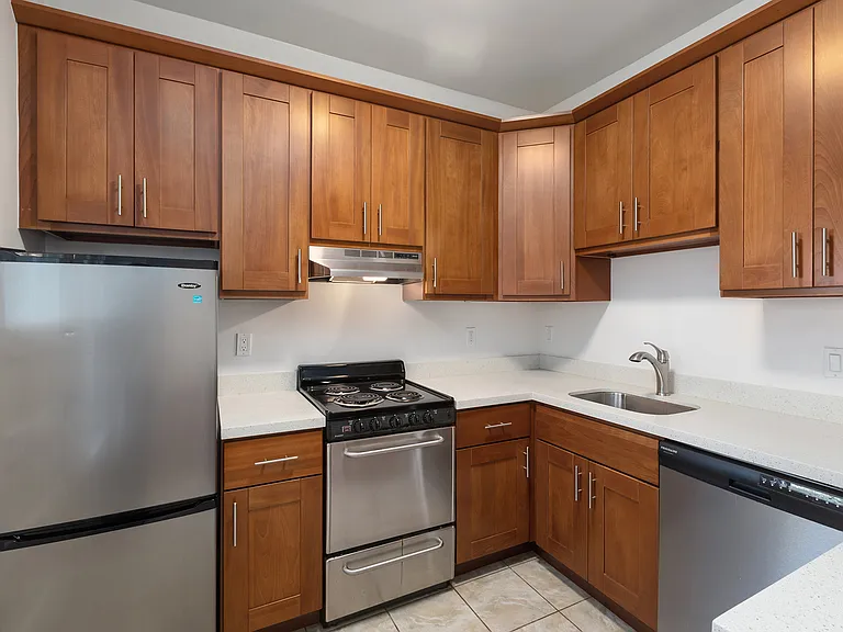929 Pine Street — Photo 10