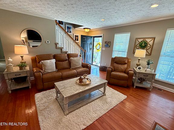 5th image of 4822 Ivy Rose Dr