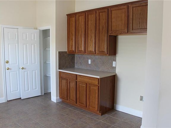 5th image of 4633 Bonnywood Dr