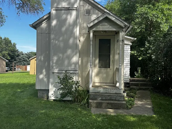 815 S Wells St, Aberdeen, SD 57401