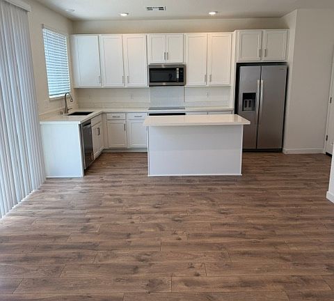 5th image of 2915 Porcelain St
