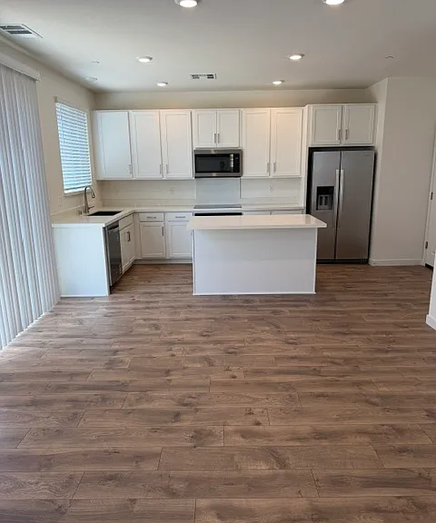 2915 Porcelain St — Photo 5