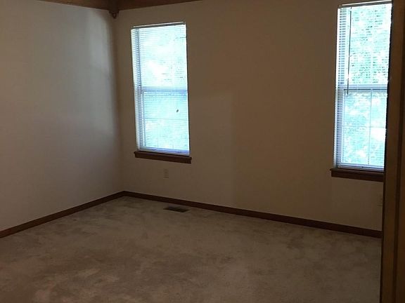 5th image of 10157 W 84th St