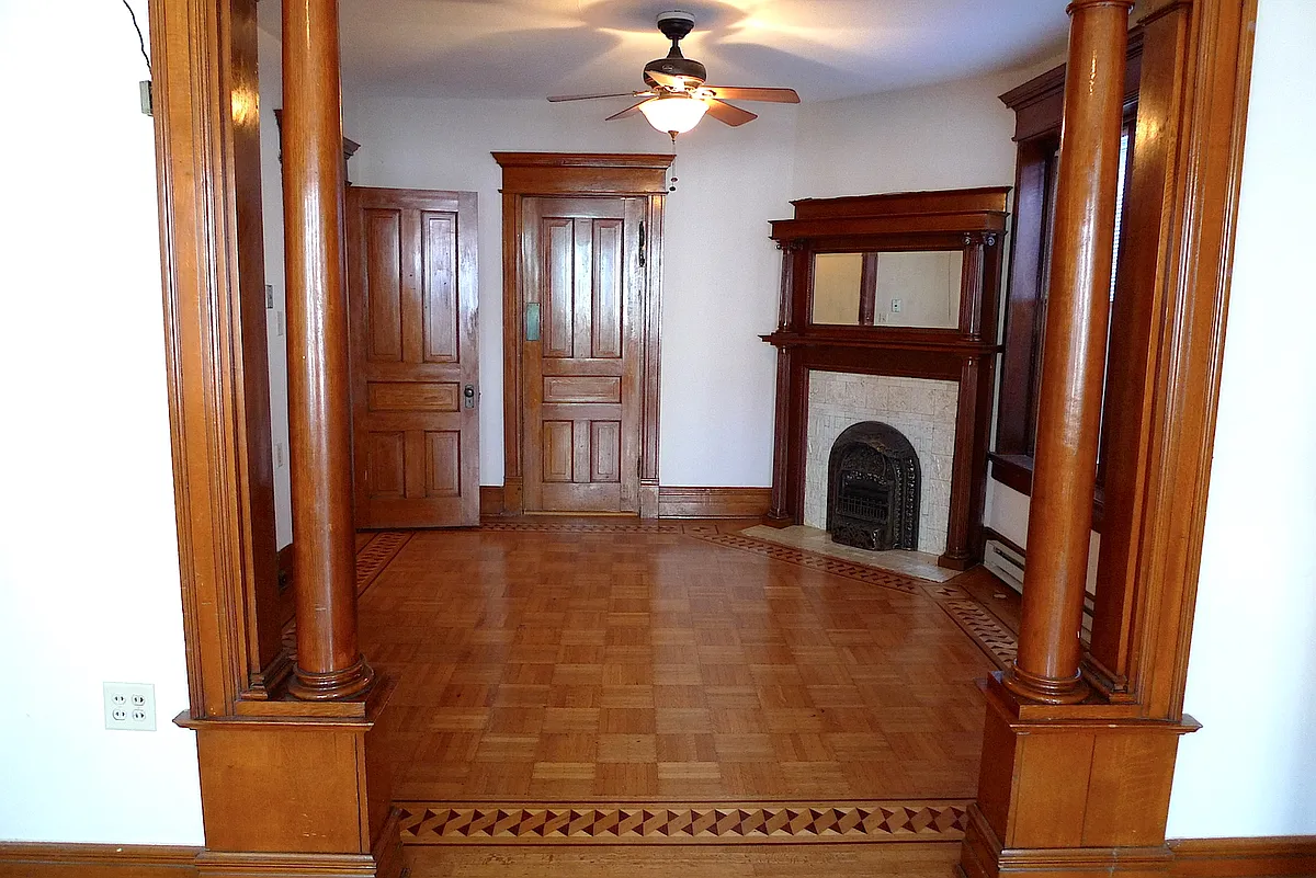 Building Photo - 110 S Main St #2B