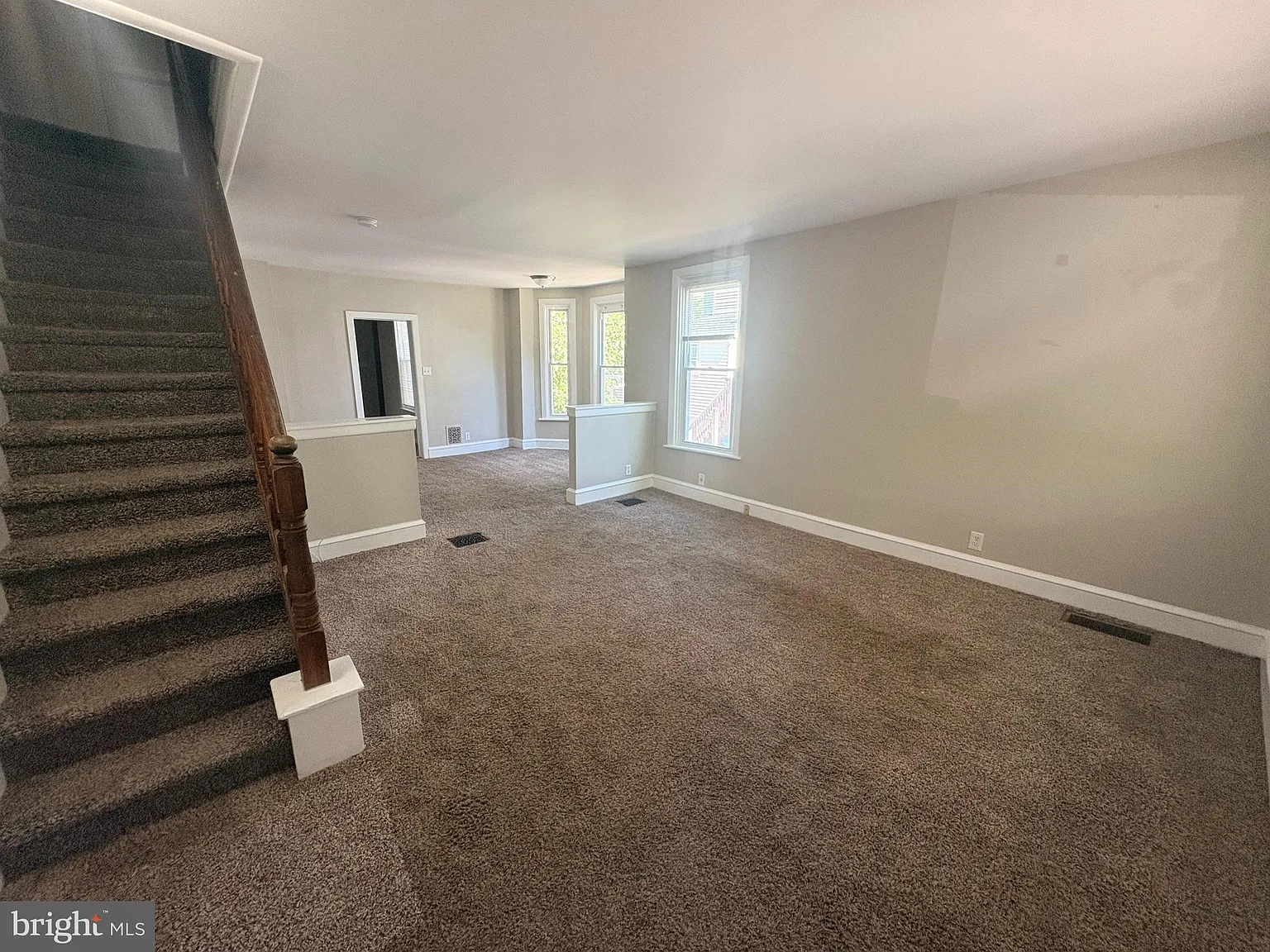4 bed, 2.5 bath, 1706 sqft, $2,600 — Photo 3