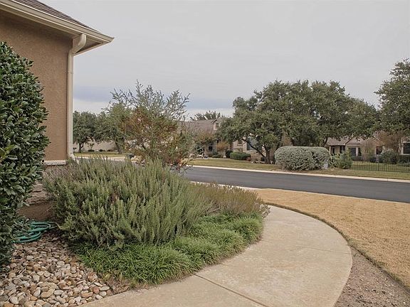 2nd image of 304 Dove Hollow Trl