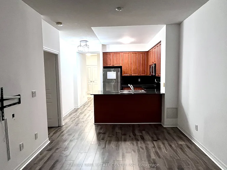 225 Webb Dr #907 — Photo 4