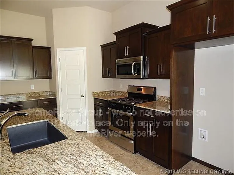 8950 E 133rd St S — Photo 3