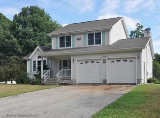 284 Chestnut St, Seekonk, MA 02771