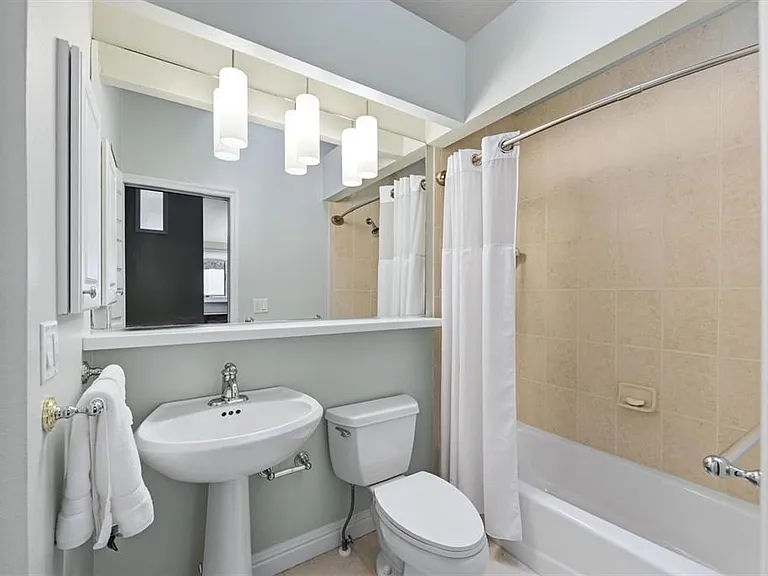 200 Cocoanut Ave #5 — Photo 23