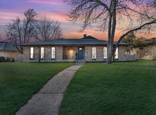 7141 Hunnicut Rd, Dallas, TX 75227