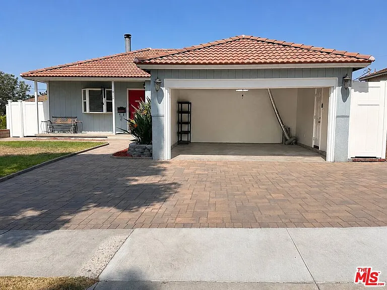 2859 N Brighton St — Photo 11