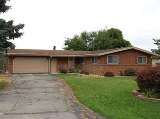 2265 Mallard Dr, Freeport, IL 61032
