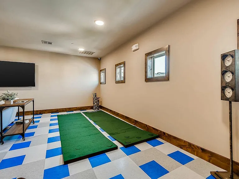 1196 T L Townsend Drive-large-020-070-InteriorEdit-1500x1000-72dpi