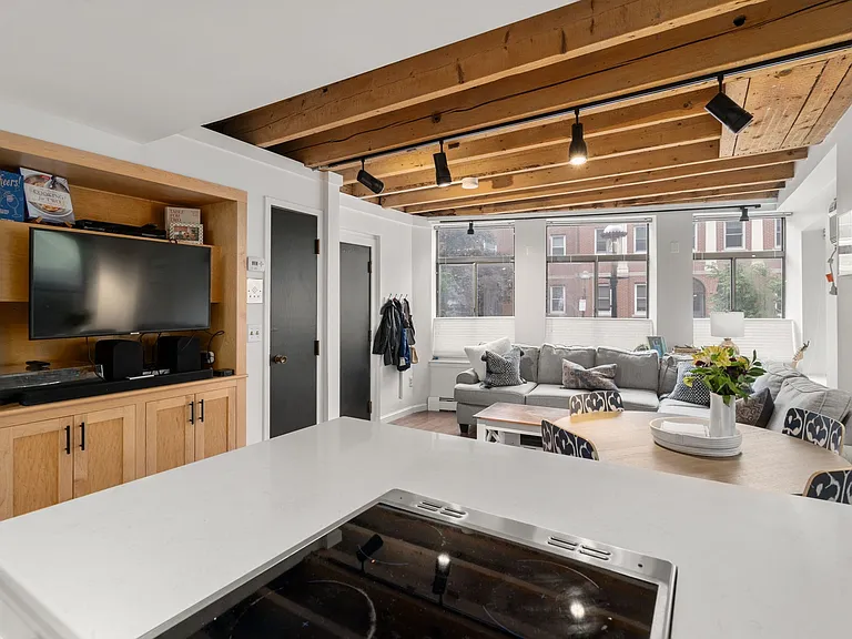 18 Main St #1 — Photo 18
