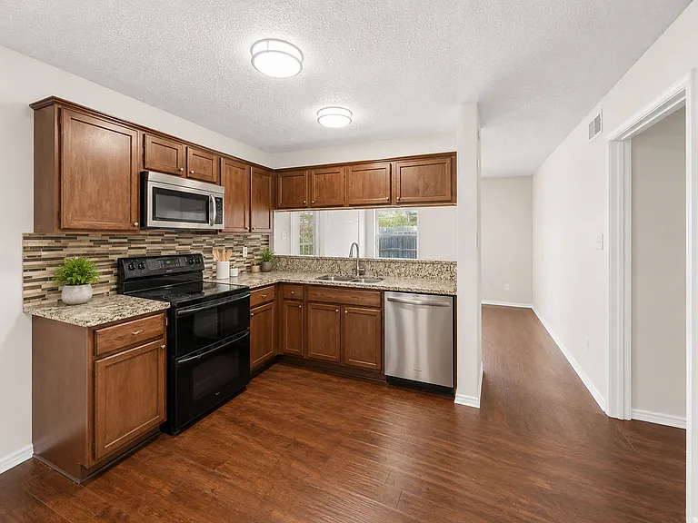2202 Prairie Creek Trl — Photo 11