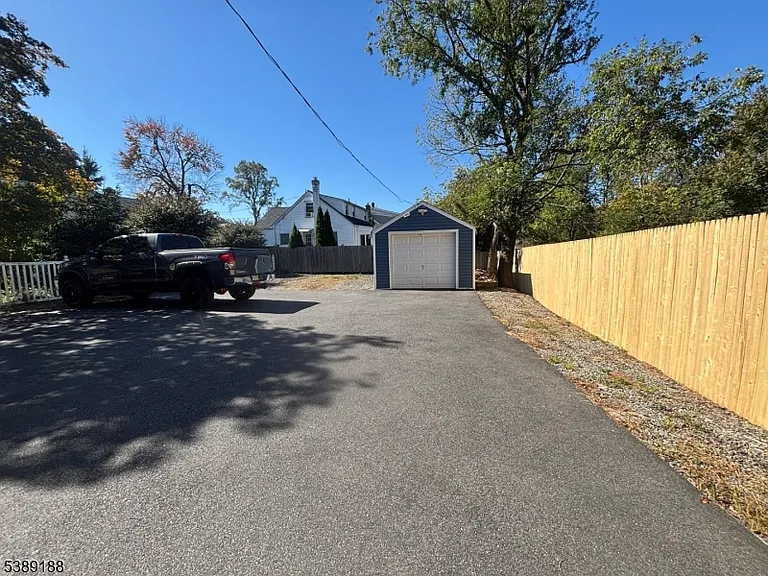220 S Washington Ave — Photo 8