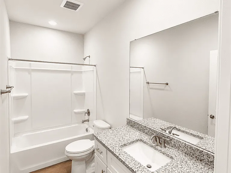 7141 Magnolia Crk #101 — Photo 6