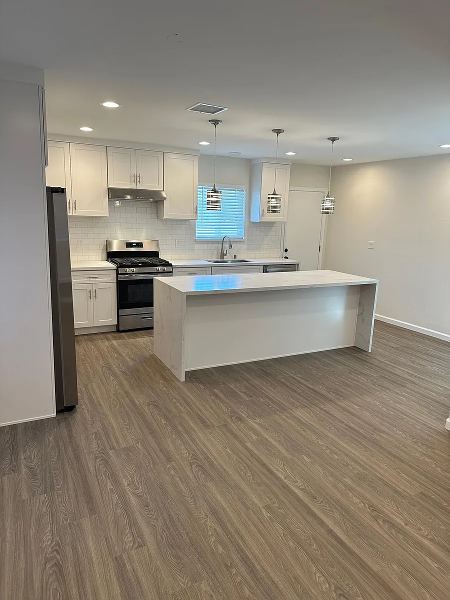 Building Photo - 4621 E Mountain View Dr