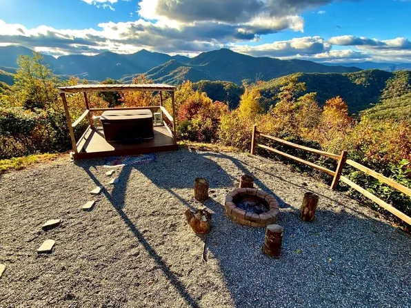 140 Honeysuckle Ln, Almond, NC 28702