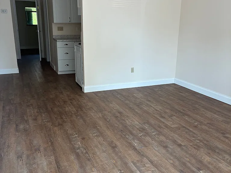 196 Maple Ave #7 — Photo 1