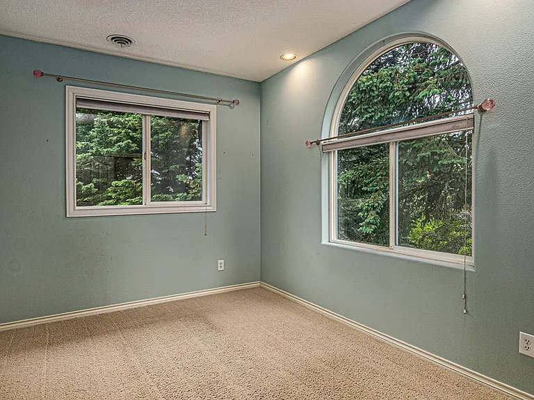 12404 NW Woodland Ct — Photo 20