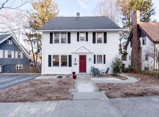 11 Saint Elmo Rd, Worcester, MA 01602