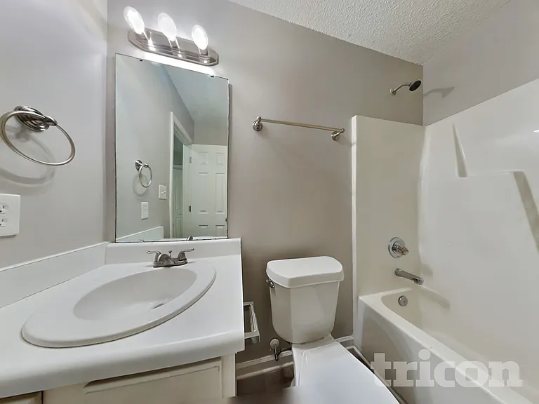 1031 Laurel Leaf Rd — Photo 15
