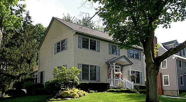 1st image of 136 W Stafford Ave