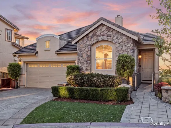 211 Sunset Ct, Pacifica, CA 94044