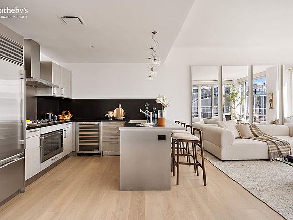 4th image of 330 Spring St APT 10B