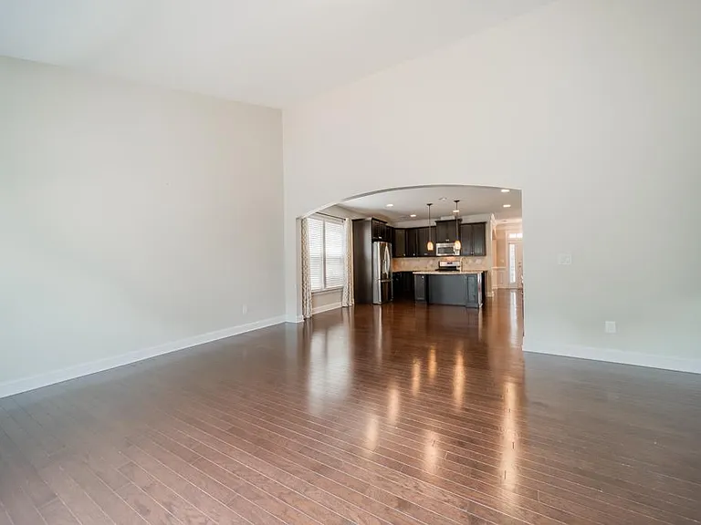 1105 Saratoga Blvd — Photo 8