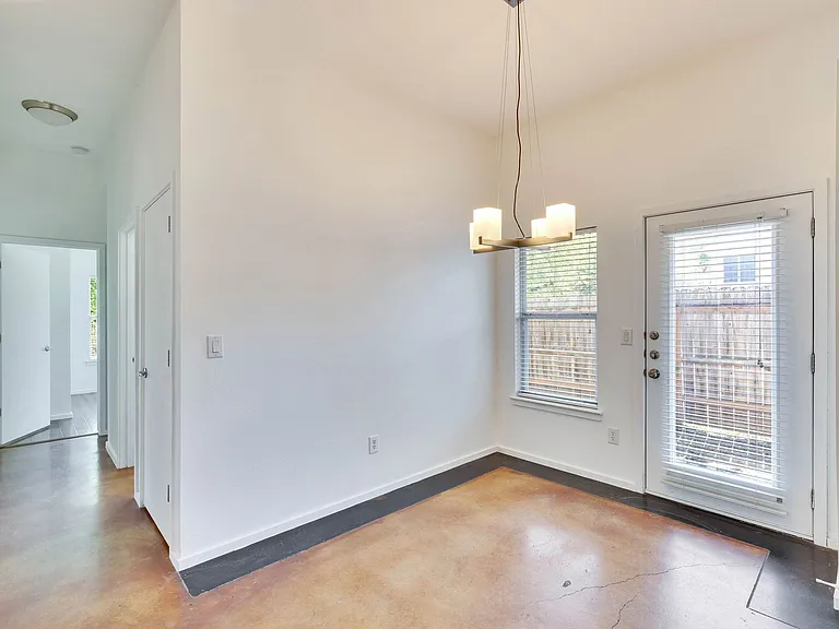 3808 Menchaca Rd — Photo 11