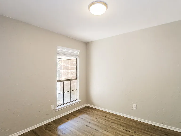 2800 Terry Ct — Photo 13