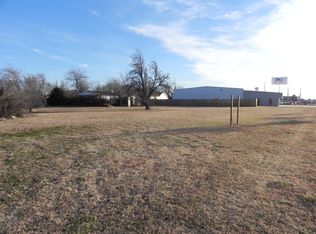 2800 Woodlawn Dr, Moore, OK 73160