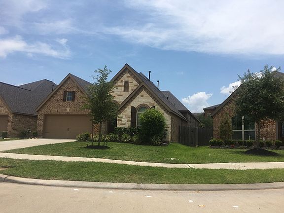 3rd image of 1810 Majestic Falls Ln
