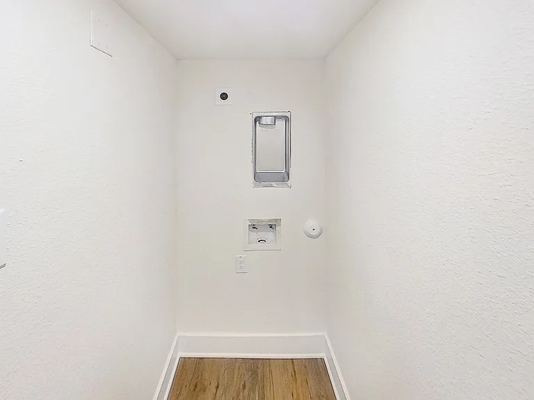 907 N Beacon — Photo 8